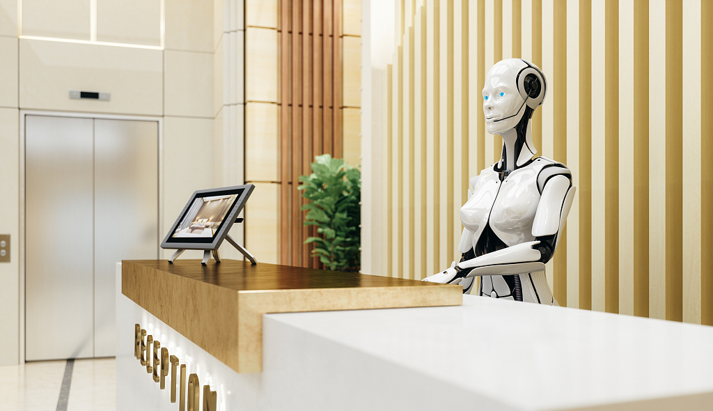 服务员都是机器人？智慧酒店体验正确的打开方式